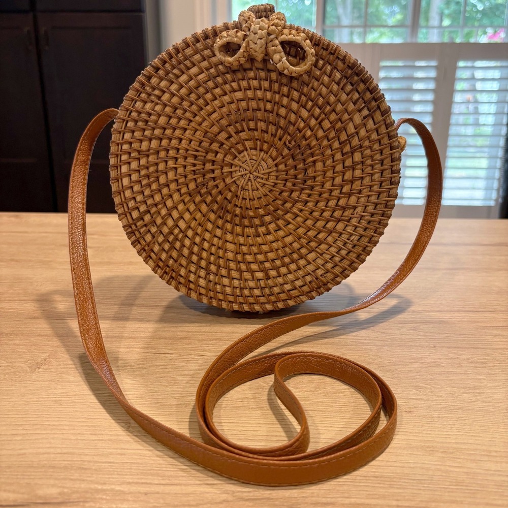 Woven Rattan Round Crossbody Bag Floral Lining Boho Straw Circle Purse Brown